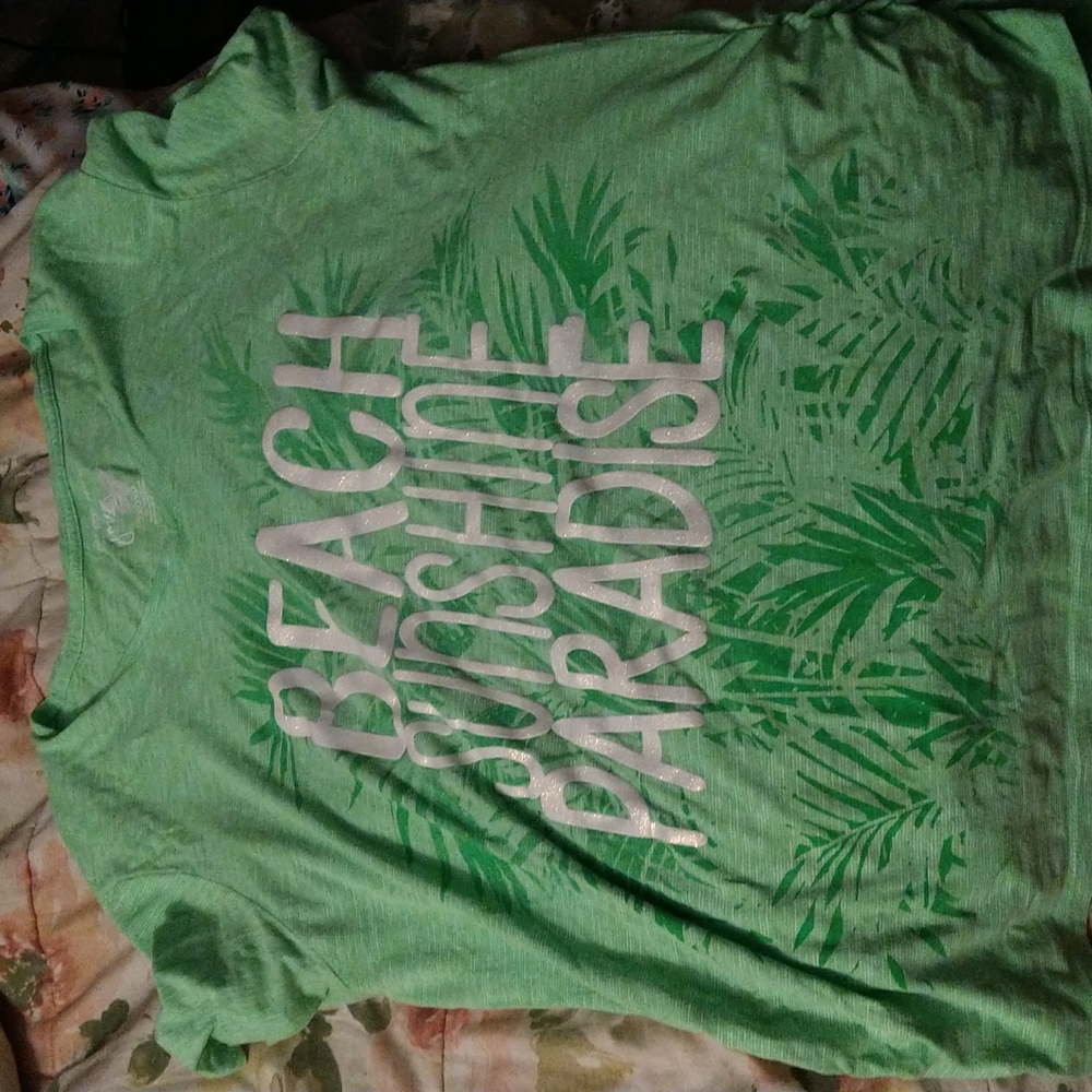 V-neck tee